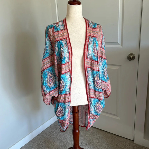 Anthropologie Tops - Anthropologie Feathers By Tolani Womens Red and Blue Short Sleeve Kimono Robe OS